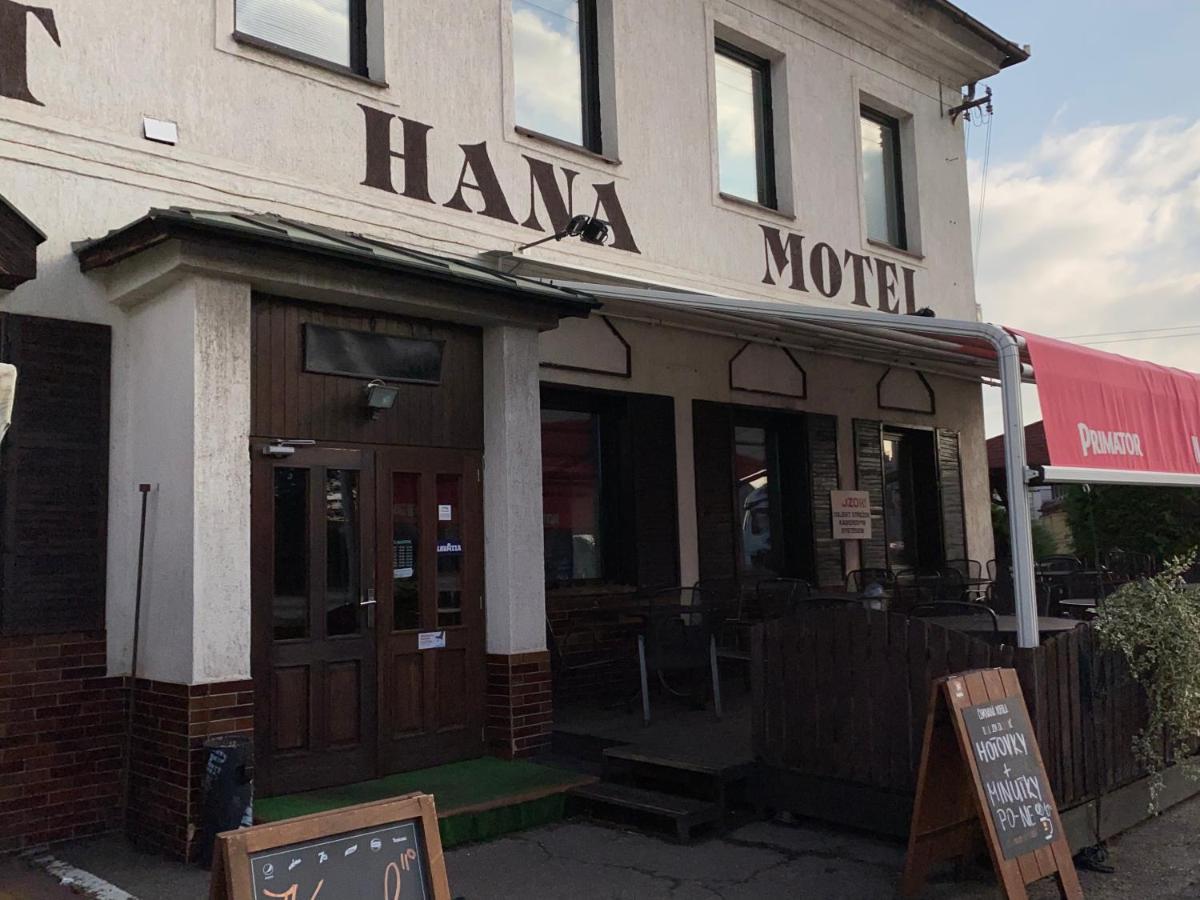 Restaurant Motel Hana Barbara Gastro Sro Ostretin Ngoại thất bức ảnh