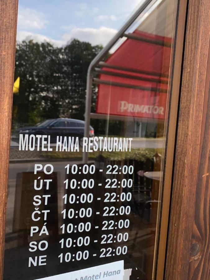 Restaurant Motel Hana Barbara Gastro Sro Ostretin Ngoại thất bức ảnh